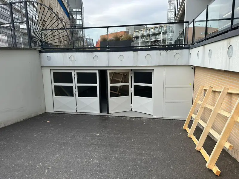 Snelvouwdeur 4-vleugelig in RAL 9002 – foto 4